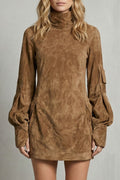 Marcella – Silhouette con Collo Alto – Mini Abito con Effetto Suede