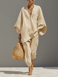 Caroline - Set minimalista asimmetrico khaki chiaro con top e pantaloni jogger