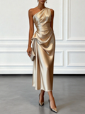 Caille - Abito midi smanicato in raso champagne monospalla con volant